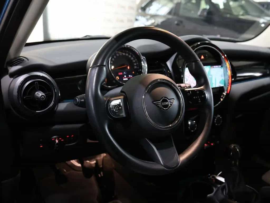 MINI ONE CLASSIC-TRIM / LED / LEDER / NAVI+APPLE 03/2022-photo-13