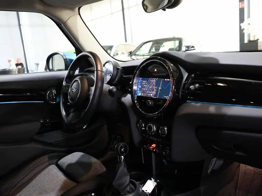 MINI ONE CLASSIC-TRIM / LED / LEDER / NAVI+APPLE 03/2022-photo-20