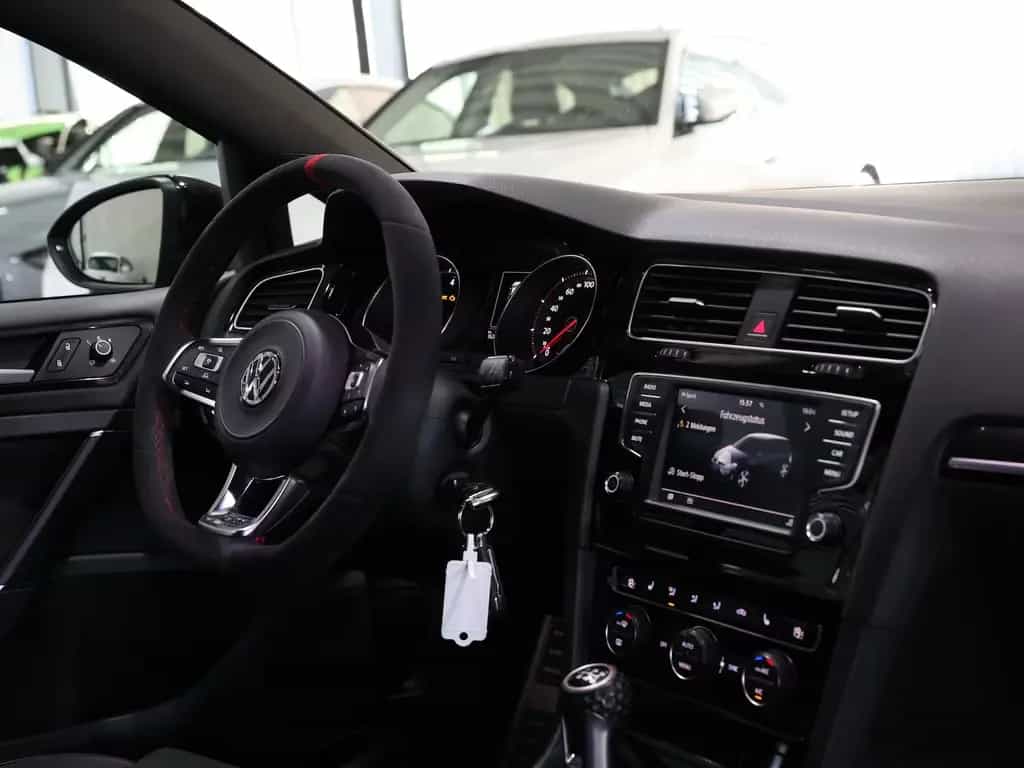 Volkswagen Golf GTI VII 2.0 TSI CLUBSPORT / VIELE EXTRAS / 08/2016-photo-17