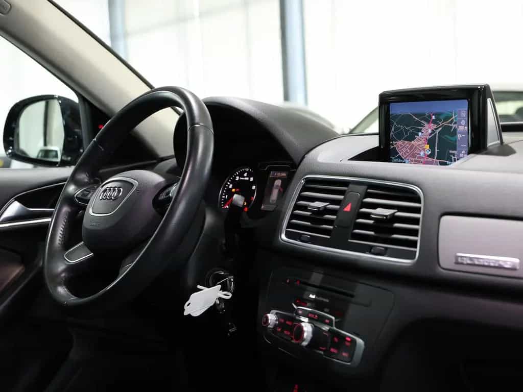 Audi Q3 2.0 TFSI QUATTRO SPORT / NAVI+KAMERA / ALLRAD 08/2012-photo-22