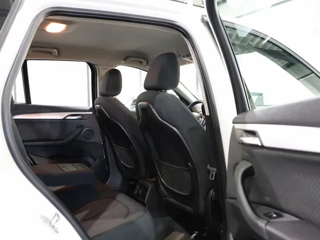 BMW X1 sDrive 18i Advantage WHITE / AUTOMATIK / 09/2018-photo-14