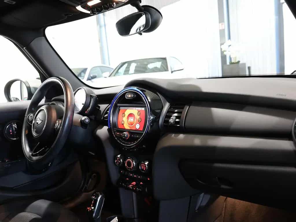 MINI ONE THE NEXT 100 YEARS / 4-TÜRER / AUTOMATIK 08/2019-photo-15