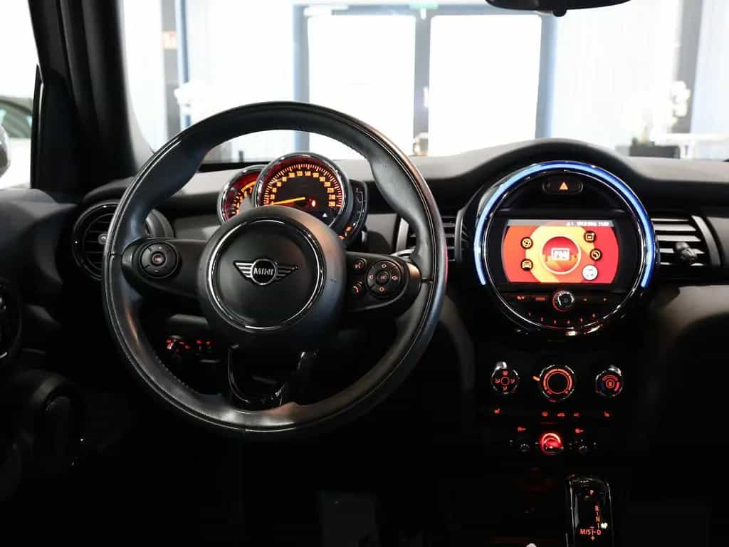 MINI ONE THE NEXT 100 YEARS / 4-TÜRER / AUTOMATIK 08/2019-photo-16