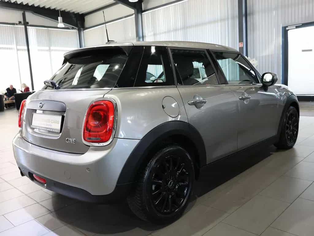 MINI ONE THE NEXT 100 YEARS / 4-TÜRER / AUTOMATIK 08/2019-photo-7