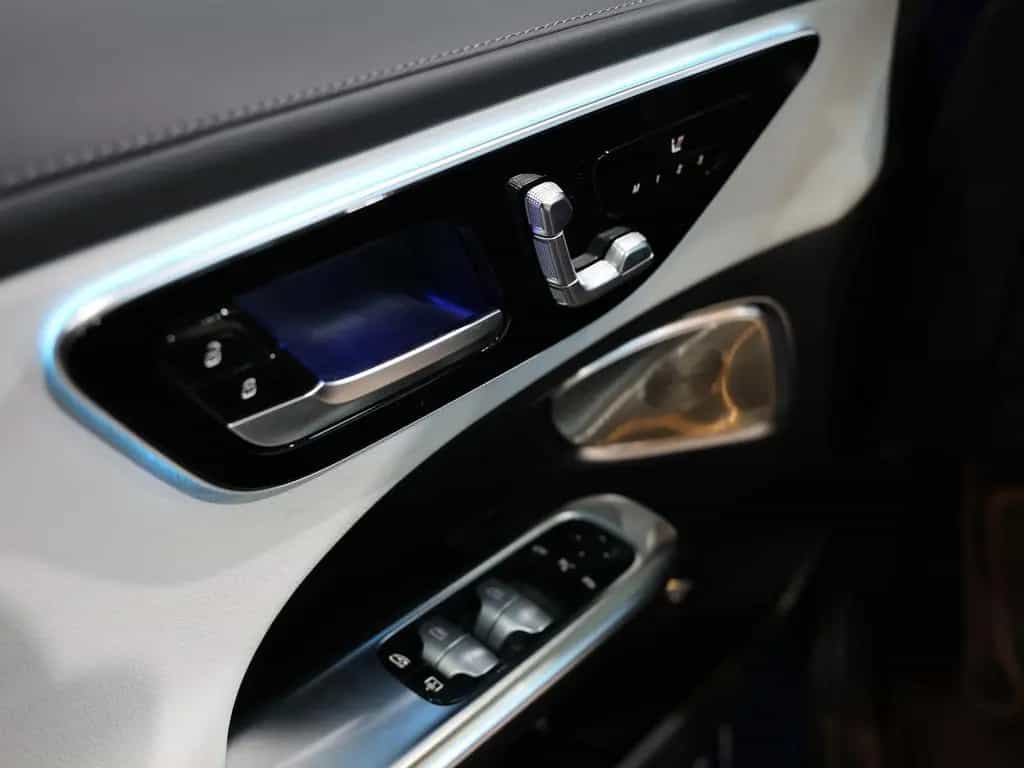 Mercedes-Benz C 220 d LIMOUSINE AMG-LINE SPORT / BLUE & BEIGE 10/2023-photo-16