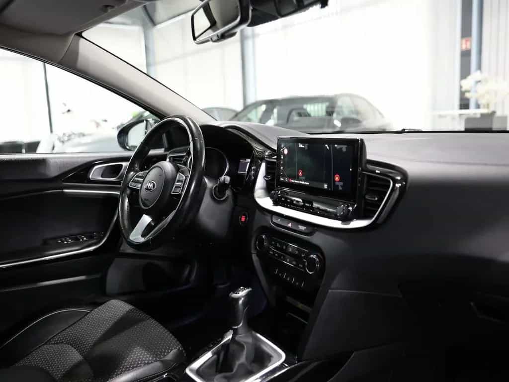 Kia XCeed 1.4 T-GDI LUNCH-X-EDITION / PANORAMA, LED 06/2020-photo-23