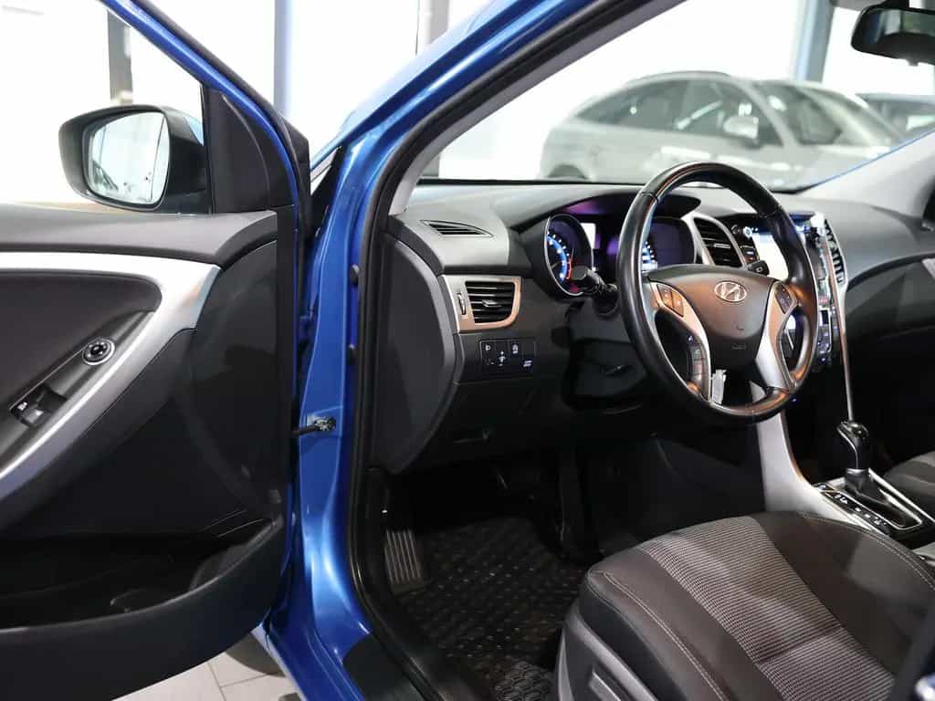 Hyundai i30 1.6 T-GDI STYLE / AUTOMATIK / NAVI+KAMERA 01/2017-photo-11