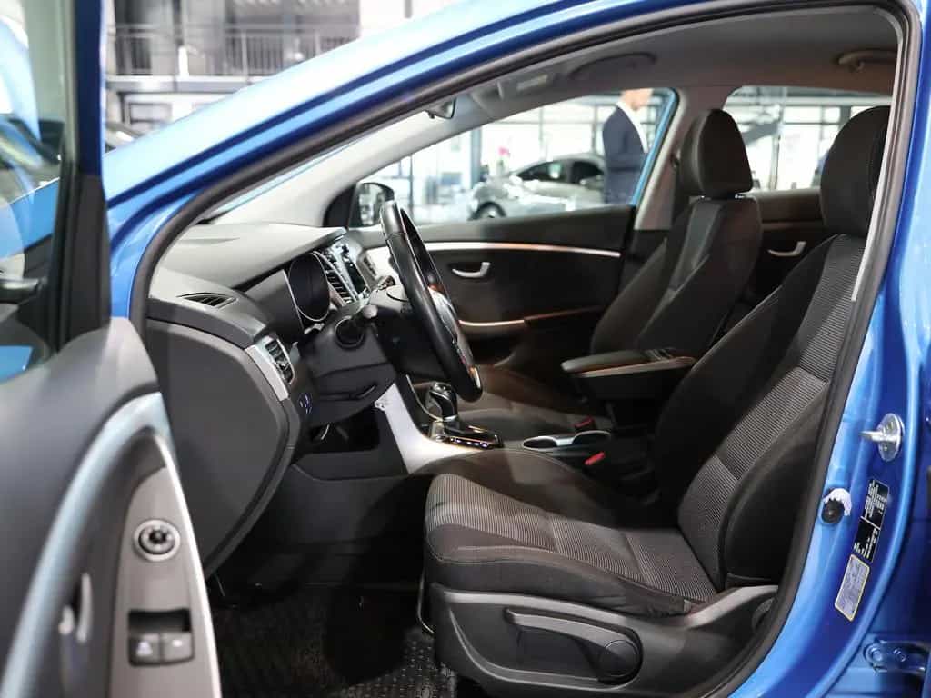 Hyundai i30 1.6 T-GDI STYLE / AUTOMATIK / NAVI+KAMERA 01/2017-photo-12
