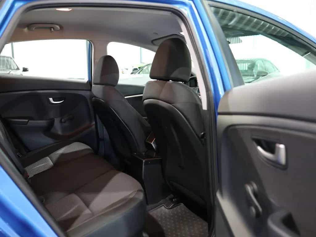 Hyundai i30 1.6 T-GDI STYLE / AUTOMATIK / NAVI+KAMERA 01/2017-photo-19