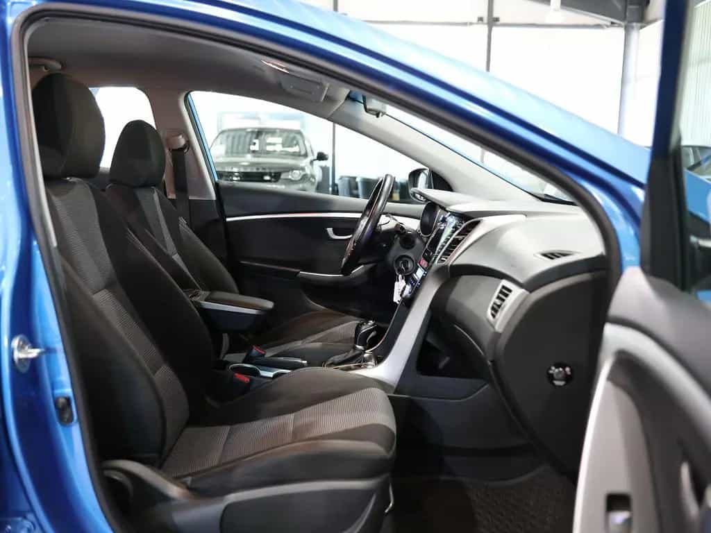 Hyundai i30 1.6 T-GDI STYLE / AUTOMATIK / NAVI+KAMERA 01/2017-photo-21