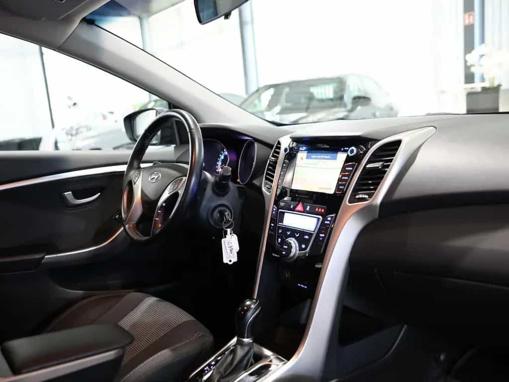 Hyundai i30 1.6 T-GDI STYLE / AUTOMATIK / NAVI+KAMERA 01/2017-photo-22