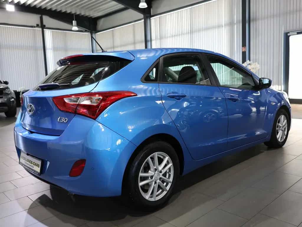 Hyundai i30 1.6 T-GDI STYLE / AUTOMATIK / NAVI+KAMERA 01/2017-photo-9