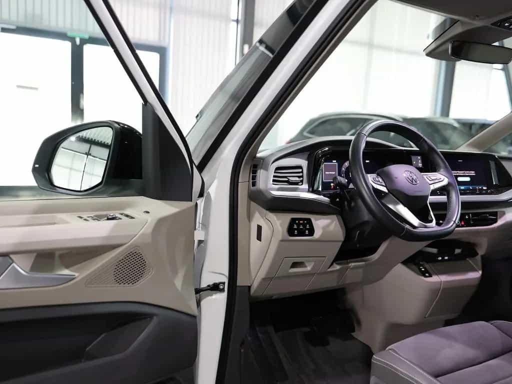Volkswagen T7 Multivan TSI DSG LANG EDITION WHITE & BLACK 03/2025-photo-12