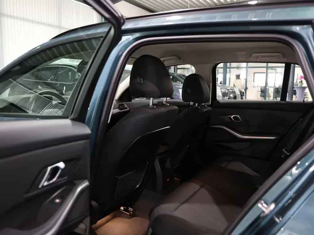 BMW 320 i Touring BUSINESS 1.HAND, LED, STANDHEIZUNG 12/2020-photo-17