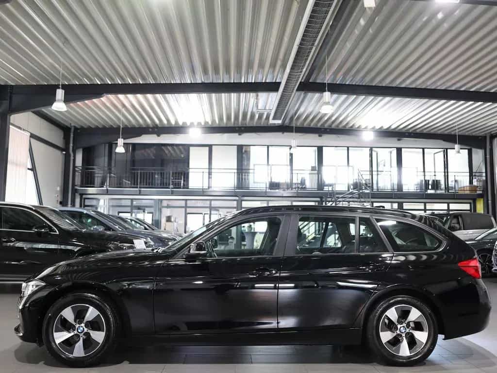 BMW 320 d Touring Advantage BUSINESS 1.HAND / LED 06/2019-photo-6