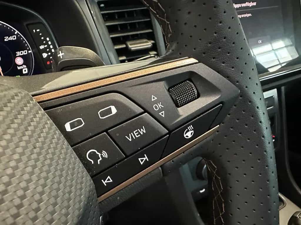 Cupra Ateca VZ 4Drive Assist XL Memory AHK Panorama 04/2025-photo-12