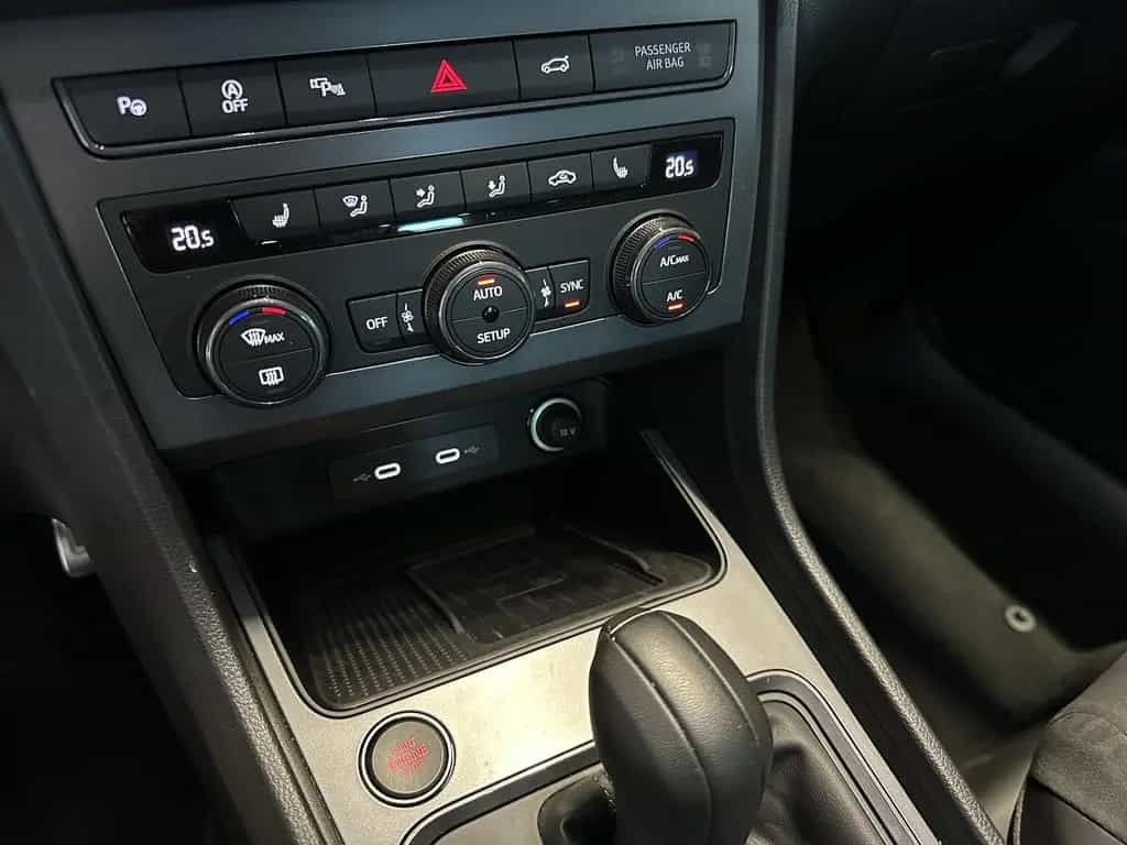 Cupra Ateca VZ 4Drive Assist XL Memory AHK Panorama 04/2025-photo-13