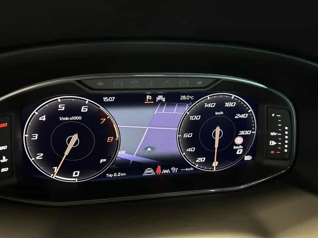 Cupra Ateca VZ 4Drive Assist XL Memory AHK Panorama 04/2025-photo-15