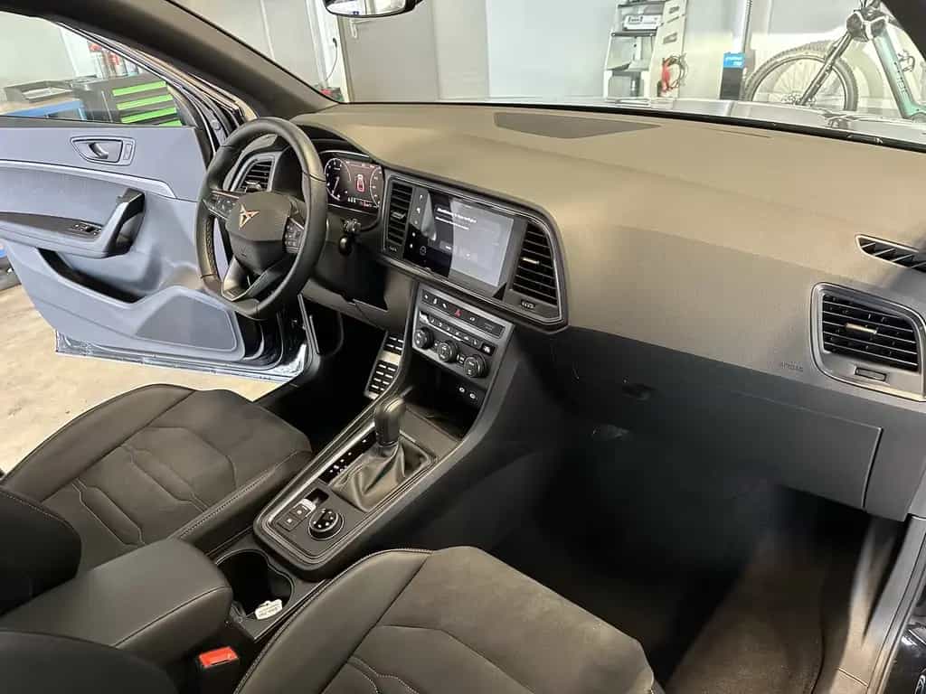 Cupra Ateca VZ 4Drive Assist XL Memory AHK Panorama 04/2025-photo-30