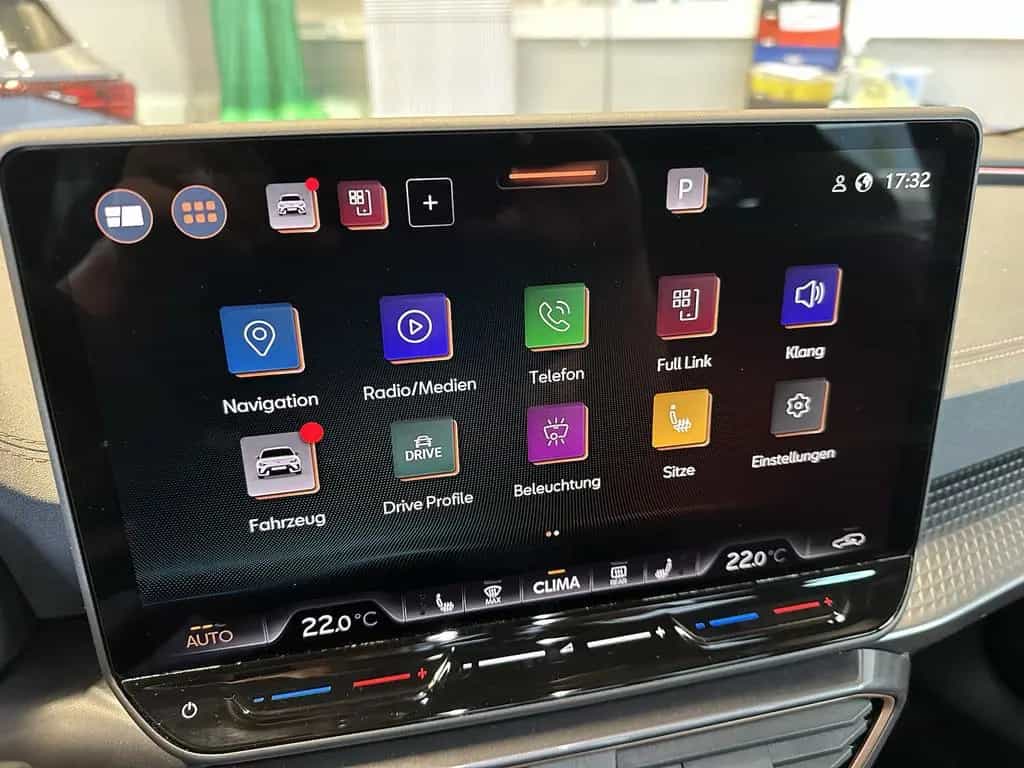 Cupra Leon ST VZ Sennheiser Leder AHK PANO Matrix XL 05/2025-photo-15