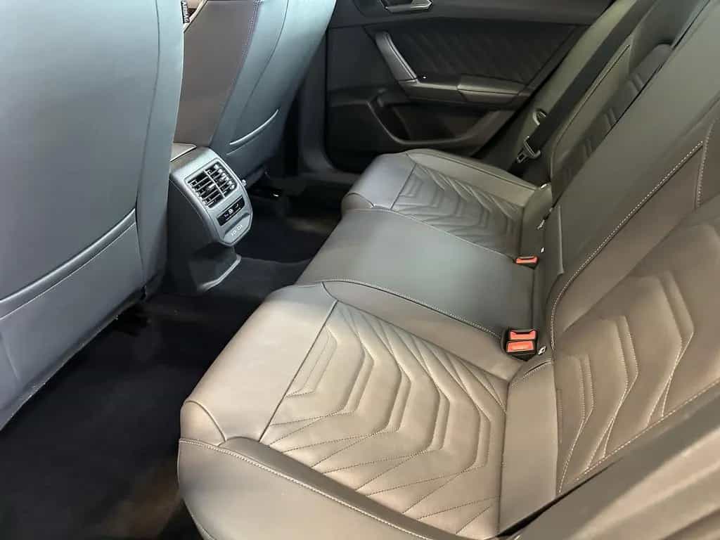 Cupra Leon ST VZ Sennheiser Leder AHK PANO Matrix XL 05/2025-photo-28