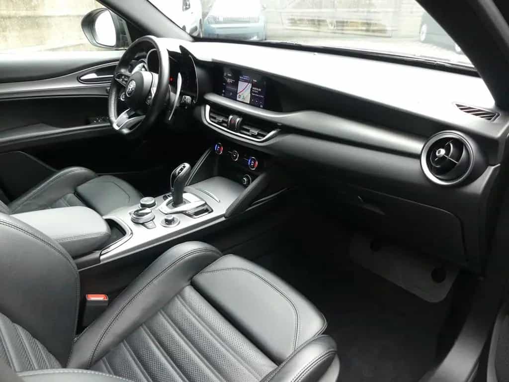 Alfa Romeo Stelvio VELOCE 2.2 DIESEL 210PS Q4 NAVI ASSISTEN 02/2023-photo-14