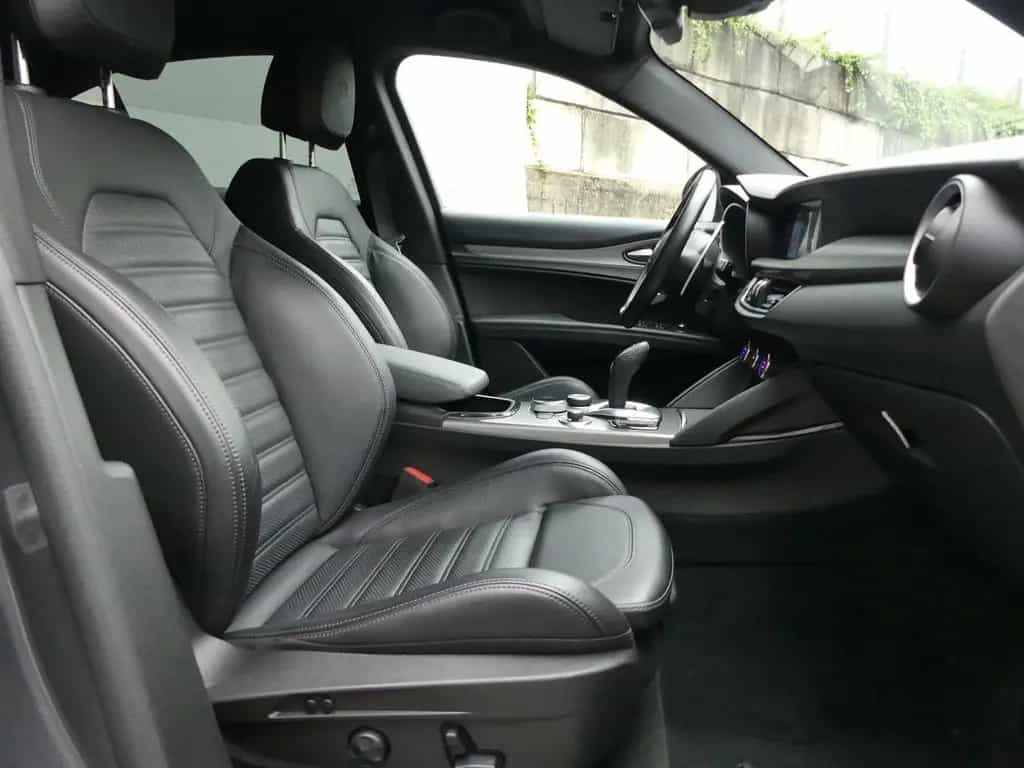 Alfa Romeo Stelvio VELOCE 2.2 DIESEL 210PS Q4 NAVI ASSISTEN 02/2023-photo-15