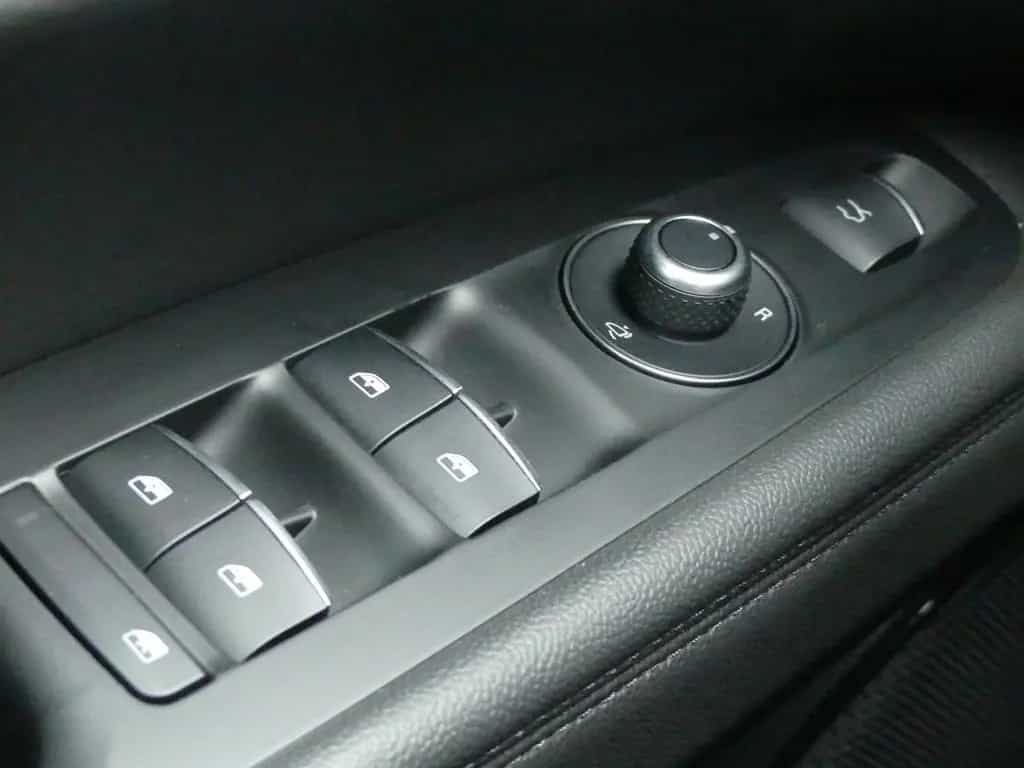 Alfa Romeo Stelvio VELOCE 2.2 DIESEL 210PS Q4 NAVI ASSISTEN 02/2023-photo-17