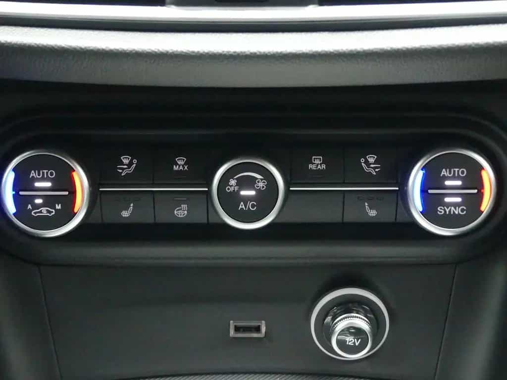 Alfa Romeo Stelvio VELOCE 2.2 DIESEL 210PS Q4 NAVI ASSISTEN 02/2023-photo-23
