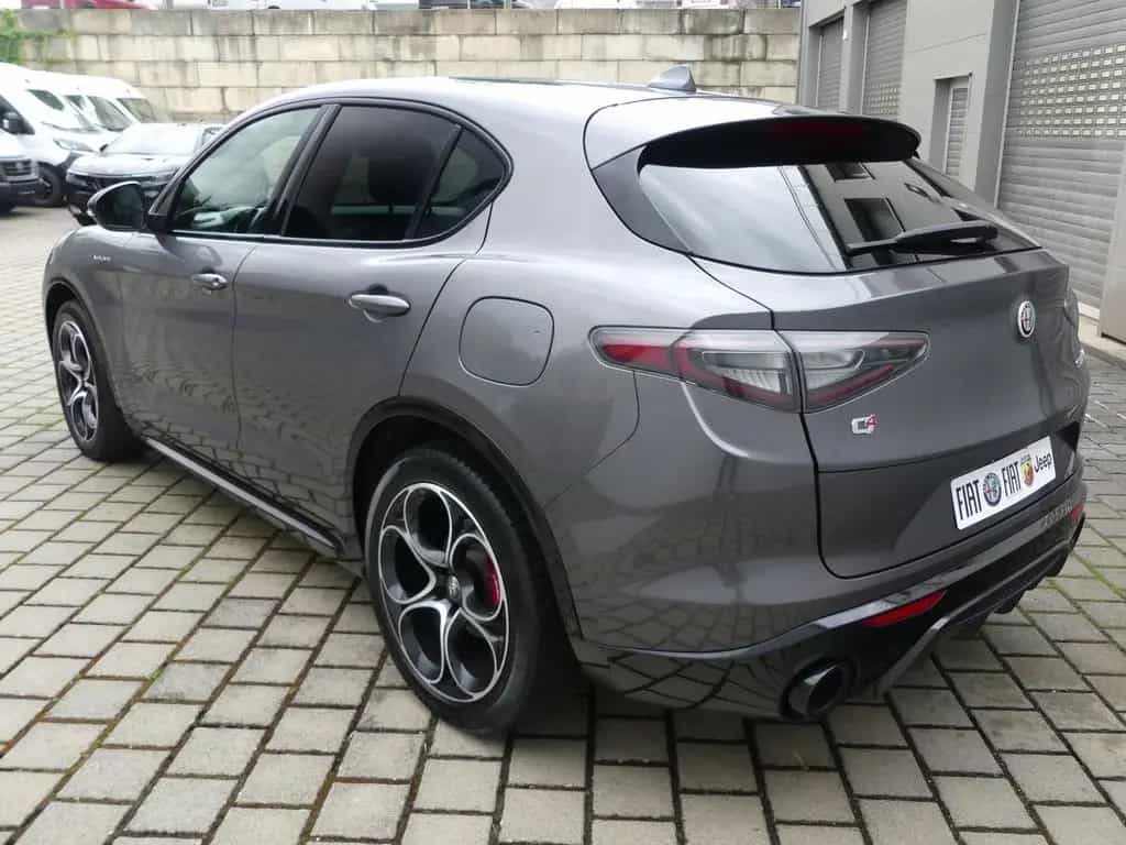 Alfa Romeo Stelvio VELOCE 2.2 DIESEL 210PS Q4 NAVI ASSISTEN 02/2023-photo-4