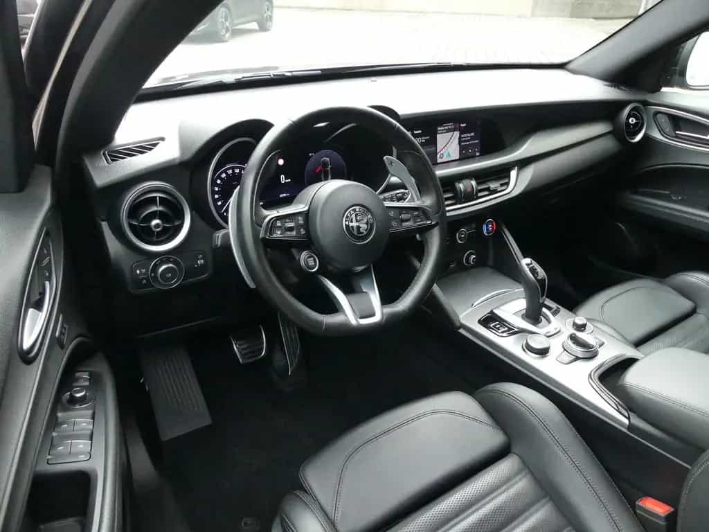 Alfa Romeo Stelvio VELOCE 2.2 DIESEL 210PS Q4 NAVI ASSISTEN 02/2023-photo-8