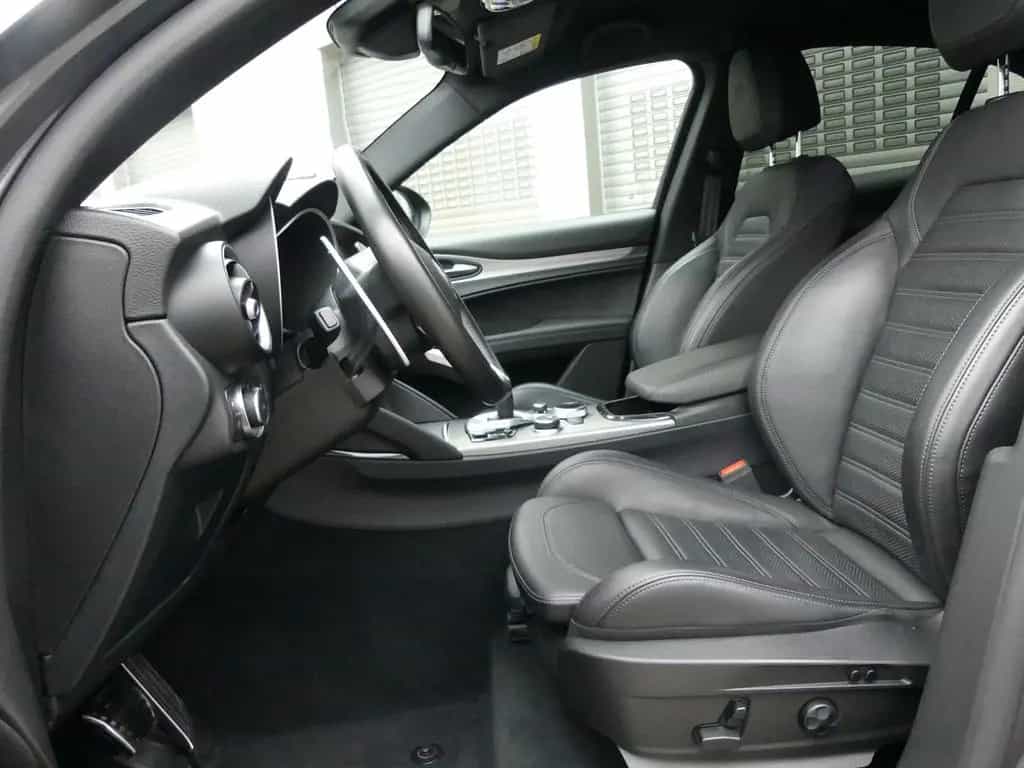 Alfa Romeo Stelvio VELOCE 2.2 DIESEL 210PS Q4 NAVI ASSISTEN 02/2023-photo-9