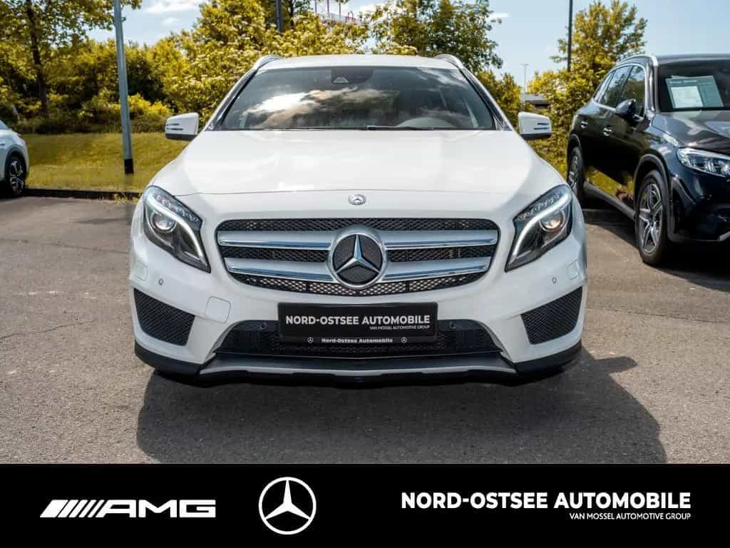 Mercedes-Benz GLA 180 AMG NAVI TEMPOMAT SHZ 01/2017-photo-1