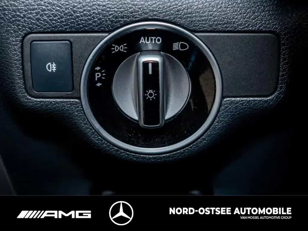 Mercedes-Benz GLA 180 AMG NAVI TEMPOMAT SHZ 01/2017-photo-12