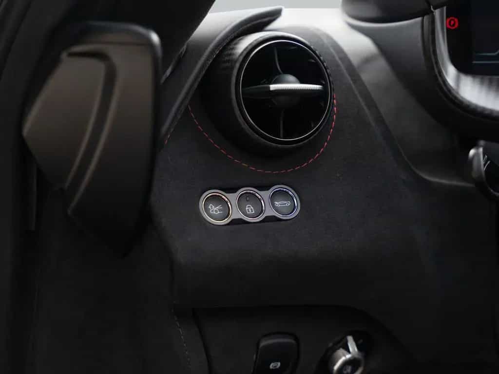 McLaren 750S Spider | Carbon Details | Anniversary 07/2025-photo-32