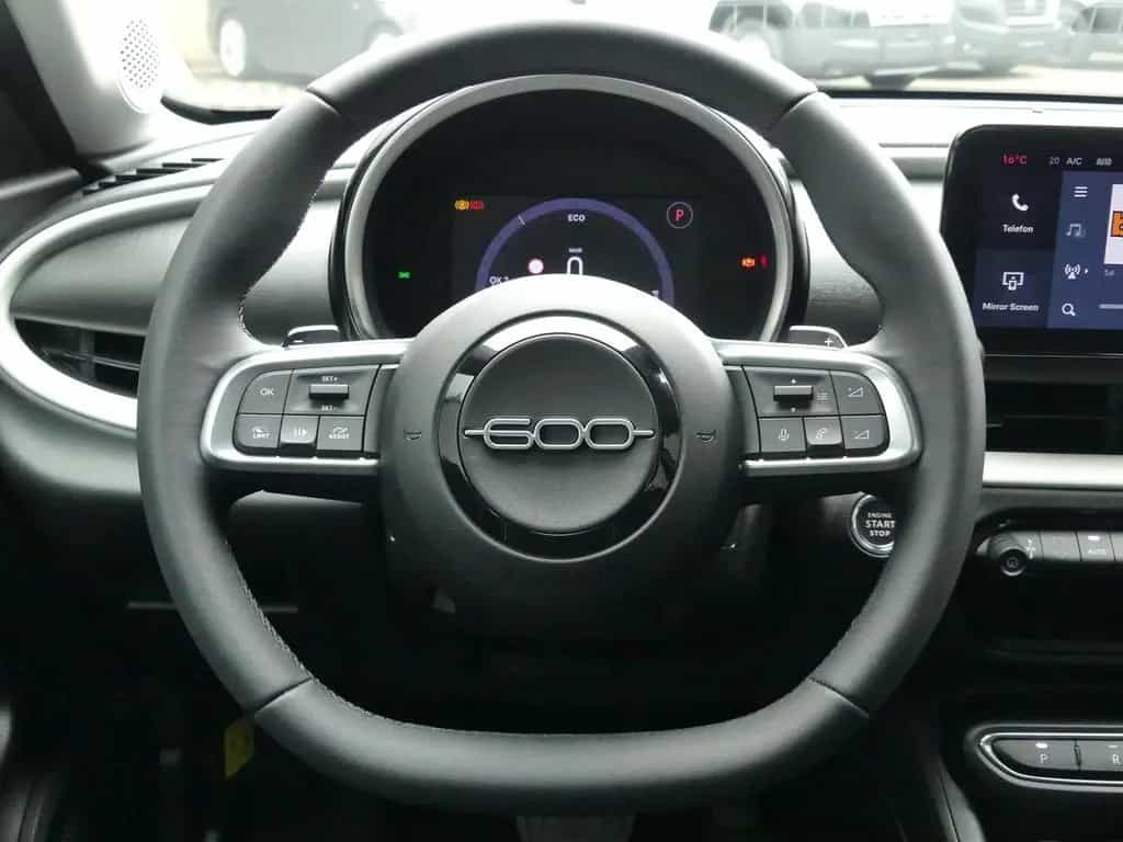 Fiat 600 HYBRID 1.2 T3 100PS DCT CARPLAY SHZ PDC KOMF 06/2024-photo-19