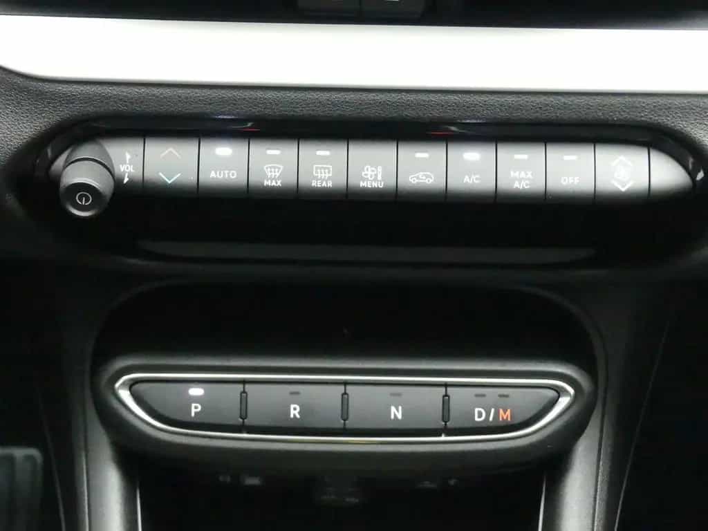 Fiat 600 HYBRID 1.2 T3 100PS DCT CARPLAY SHZ PDC KOMF 06/2024-photo-27