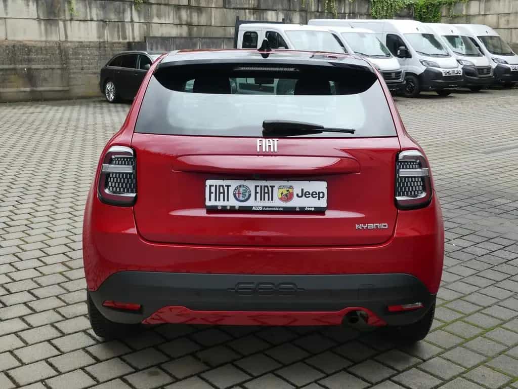 Fiat 600 HYBRID 1.2 T3 100PS DCT CARPLAY SHZ PDC KOMF 06/2024-photo-3