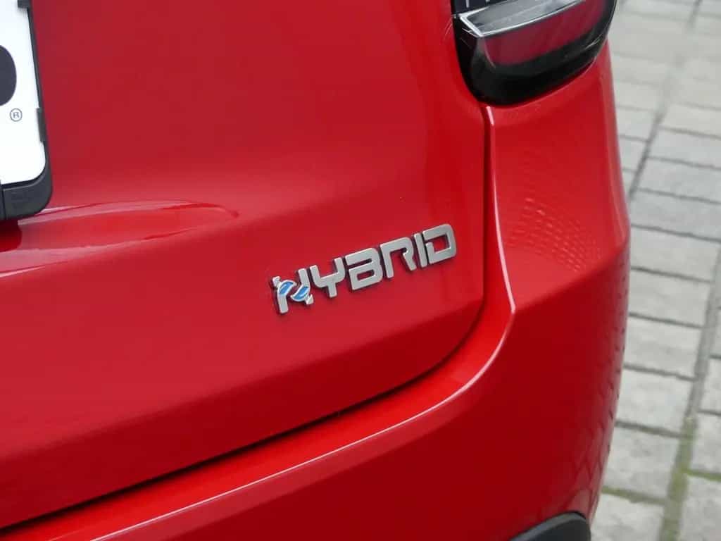 Fiat 600 HYBRID 1.2 T3 100PS DCT CARPLAY SHZ PDC KOMF 06/2024-photo-32