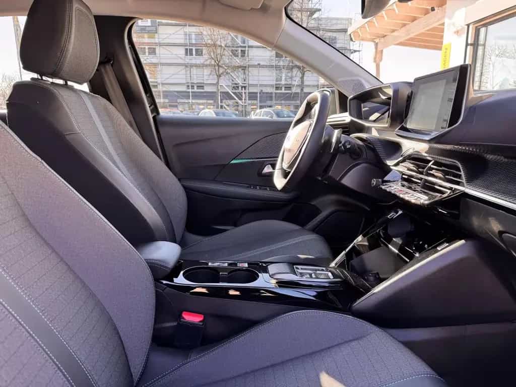 Peugeot 208 1.2 Allure Pack Automatik *LED, Klimaauto 01/2023-photo-14