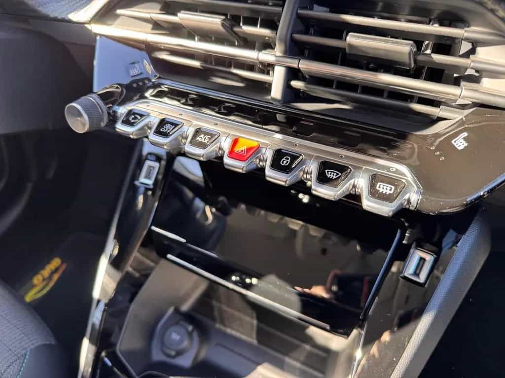 Peugeot 208 1.2 Allure Pack Automatik *LED, Klimaauto 01/2023-photo-19