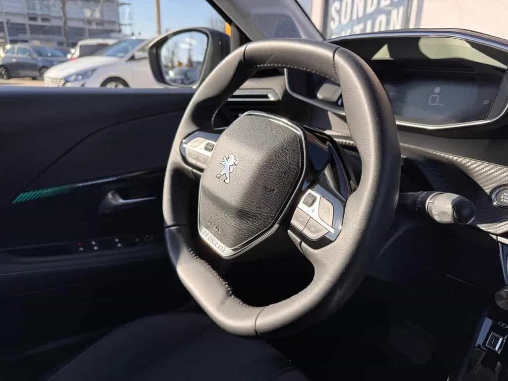 Peugeot 208 1.2 Allure Pack Automatik *LED, Klimaauto 01/2023-photo-22