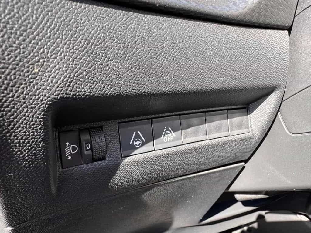 Peugeot 208 1.2 Allure Pack Automatik *LED, Klimaauto 01/2023-photo-6
