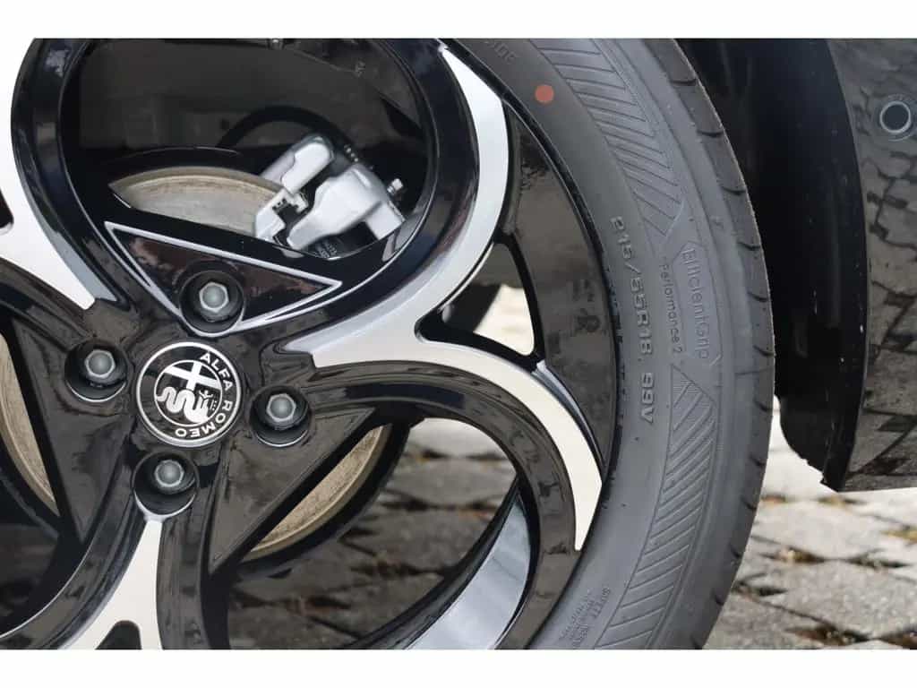Alfa Romeo Junior IBRIDA TI 1.2 VGT 145PS DCT6 SCHIEBEDACH 05/2026-photo-10