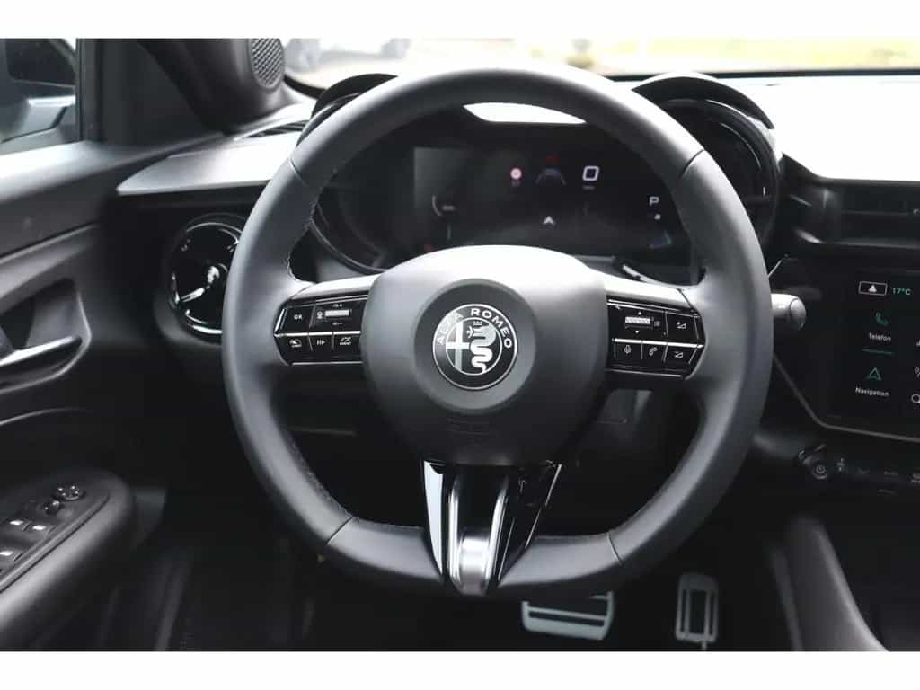 Alfa Romeo Junior IBRIDA TI 1.2 VGT 145PS DCT6 SCHIEBEDACH 05/2026-photo-21