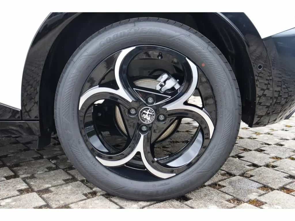 Alfa Romeo Junior IBRIDA TI 1.2 VGT 145PS DCT6 SCHIEBEDACH 05/2026-photo-9