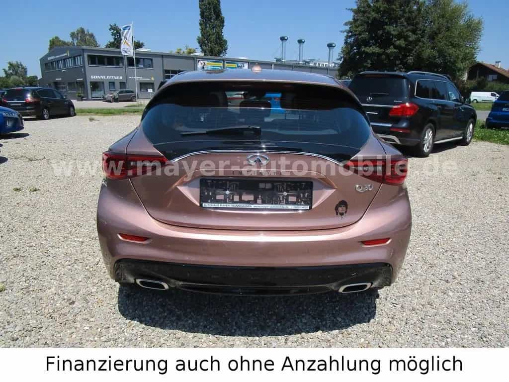 Infiniti Q30 d 1.5 *Leder*Panorama*Navi*Bose*SHZ*BT*VOLL* 03/2017-photo-3