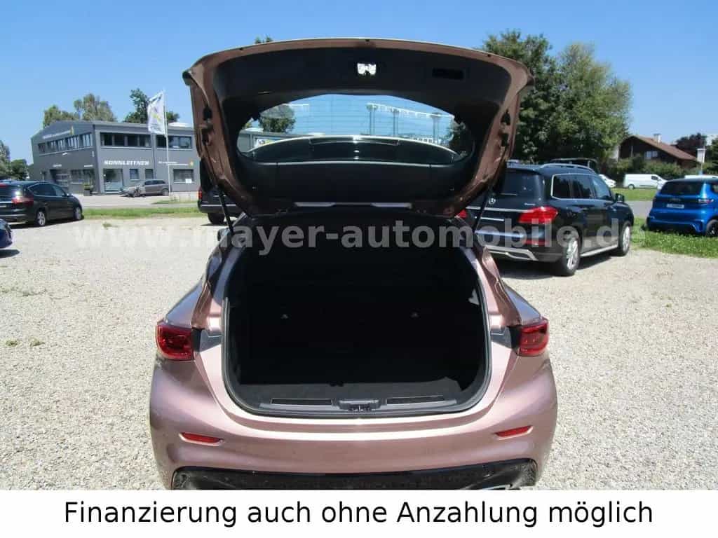 Infiniti Q30 d 1.5 *Leder*Panorama*Navi*Bose*SHZ*BT*VOLL* 03/2017-photo-4