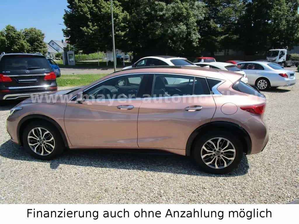 Infiniti Q30 d 1.5 *Leder*Panorama*Navi*Bose*SHZ*BT*VOLL* 03/2017-photo-6
