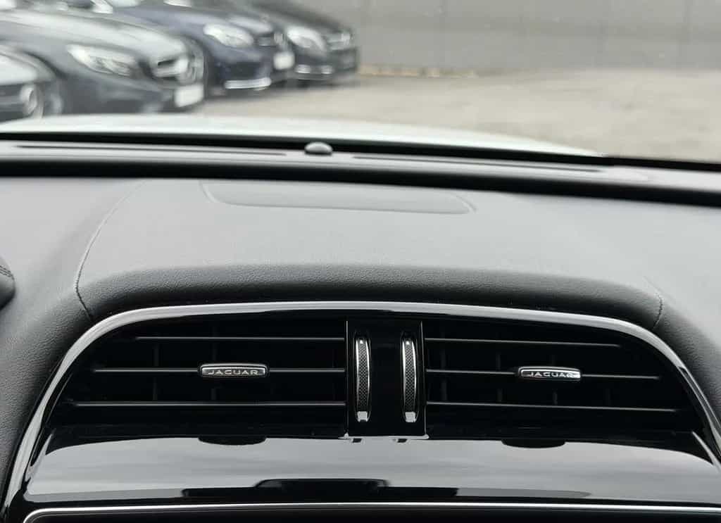 Jaguar F-Pace AWD P250 ACC/HUD/Leder/Kamera/FAP/20' 04/2019-photo-24
